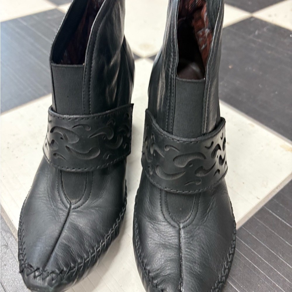 Indigo Black Leather women’s Boots